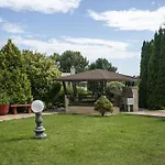 Fiesta Hotel 3*